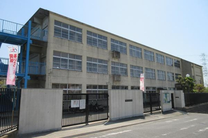 東大阪市立孔舎衙東小学校の画像1