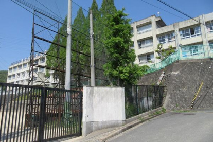 東大阪市立孔舎衙中学校の画像1