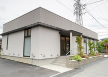 漆原歯科・矯正歯科クリニック