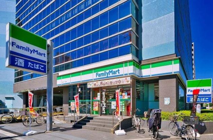 ファミリーマート 辰巳一丁目店の画像1