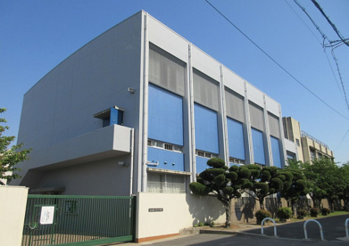 盾津中学校の画像1