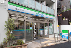 ファミリーマート 幡ヶ谷三丁目店の画像1