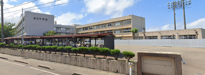 上越市立春日中学校の画像1