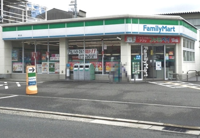 ファミリーマート 堺上店の画像1