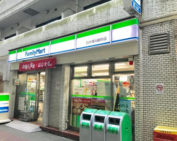 ファミリーマート リバーゲート箱崎店の画像1