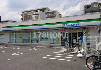 ファミリーマート アイダ草加中央店の画像1