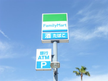 ファミリーマート 淡路かもり店の画像1