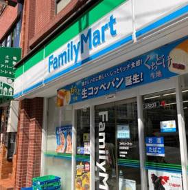 ファミリーマート　日吉駅前店の画像1