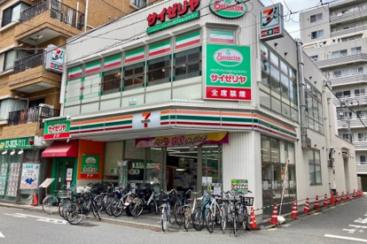 セブンイレブン 足立綾瀬3丁目店の画像1
