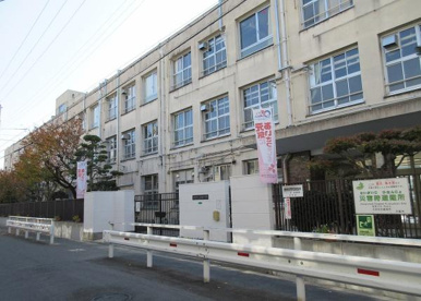東陽中学校の画像1
