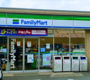 ファミリーマート　大和西鶴間店の画像1