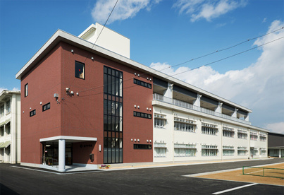 瀬戸中学校の画像1