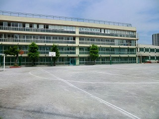 北区立 滝野川第三小学校の画像2