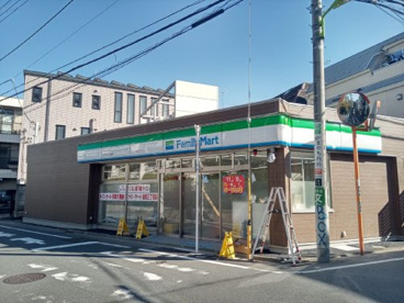 ファミリーマート 池尻三丁目店の画像1