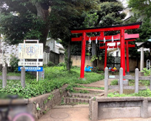 かさ守稲荷広場