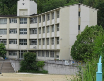 堅下中学校の画像1
