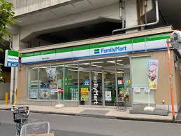 ファミリーマート 中村橋駅西店の画像1