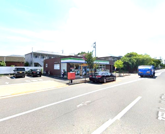 ファミリーマート 足立平野店の画像1