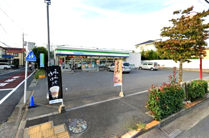 ファミリーマート 六木四丁目店の画像1