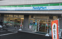 ファミリーマート 鶴川駅西店