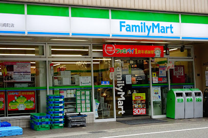 ファミリーマート 東川崎町店の画像1