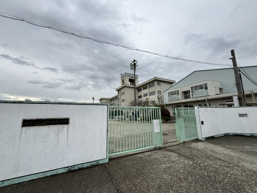 寝屋川市立第八中学校の画像