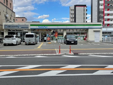 ファミリーマート 川西能勢口駅北店の画像1