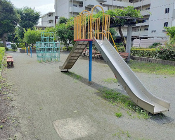 桜丘二丁目第５アパート 公園の画像1
