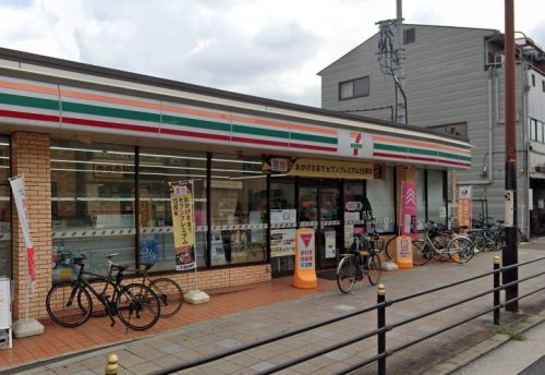 セブンイレブンJR放出駅西店の画像