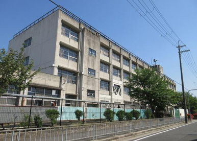 東大阪市加納小学校の画像1