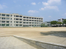 豊中市立第十六中学校