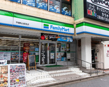 ファミリーマート 千歳烏山駅北店