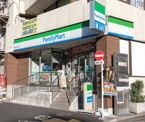 ファミリーマート 新宿山吹町店