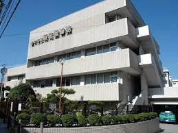 豊中市立岡町図書館の画像1