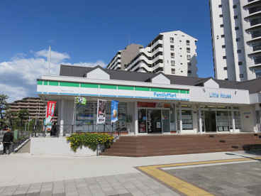 ファミリーマート エミオン東京ベイ店の画像1