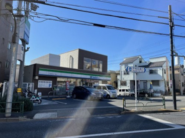 ファミリーマート 杉並本天沼三丁目店の画像1