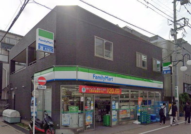 ファミリーマート 尾山台駅南店の画像1