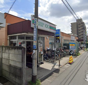 ローソンストア100 小川西町店の画像1