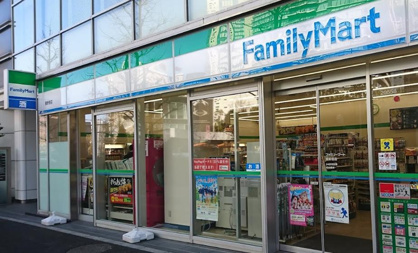 ファミリーマート東新宿店の画像1