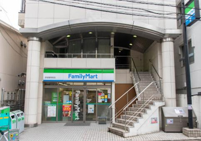 ファミリーマート 赤坂稲荷坂店の画像1