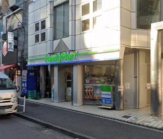 ファミリーマート 南青山六丁目店の画像1