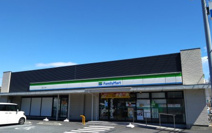 ファミリーマート草加二丁目店