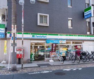 ファミリーマート 綾瀬二丁目店の画像1