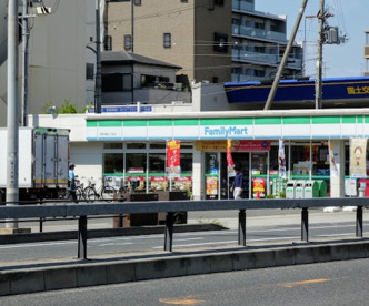 ファミリーマート　京阪本通二丁目店の画像1