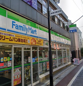 ファミリーマート東長崎駅南店の画像1