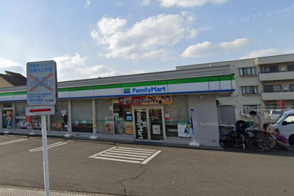 ファミリーマート 羽村駅前中央通り店の画像1