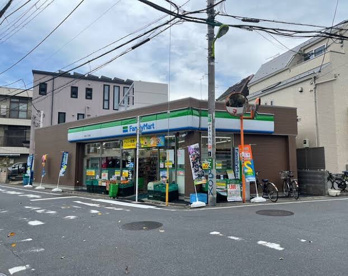 ファミリーマート 池尻三丁目店の画像1