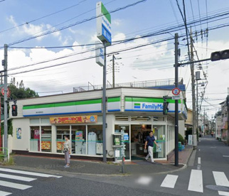 ファミリーマート東伏見駅前店の画像1