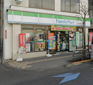 ファミリーマート 高円寺駅東店の画像1