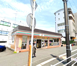 セブンイレブン 厚木愛甲石田駅前店の画像1
